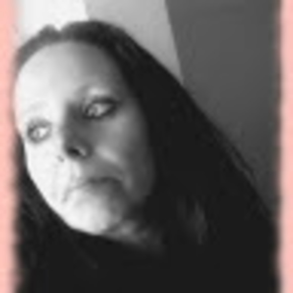 Meet your Posher, Sandra - Picture 1 of 1